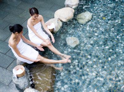 泡腳的好處，按摩腳底的方法，泡腳的最佳時間