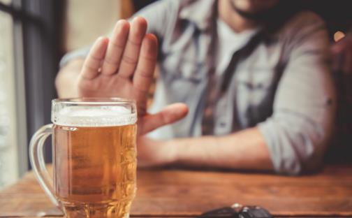 戒酒之后會變瘦 經(jīng)常喝酒的人戒酒后身體的變化