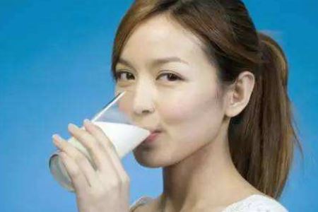 女人多喝牛奶會(huì)有這些好處