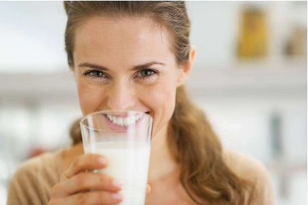 女人多喝牛奶會(huì)有這些好處