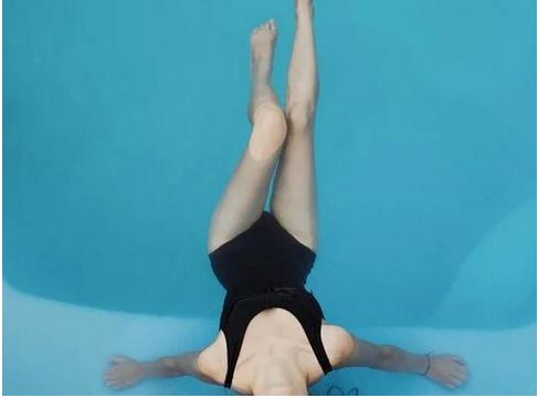 骨盆前傾是怎么導(dǎo)致的，骨盆前傾糾正方法