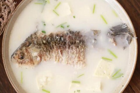 女性喝鯽魚湯有什么好處呢？這五個(gè)功效抗衰老增強(qiáng)免疫力