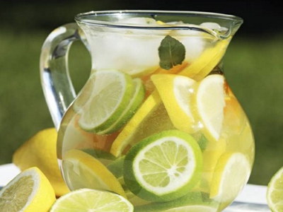 檸檬泡水喝有什么作用與功效？好處非常多！