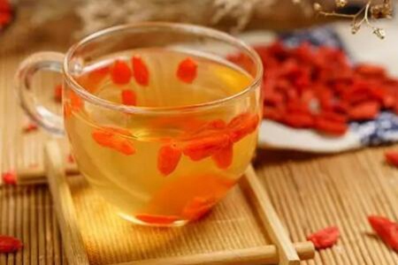 枸杞泡水喝有什么功效和作用？這五個好處養(yǎng)肝護肝美容養(yǎng)顏