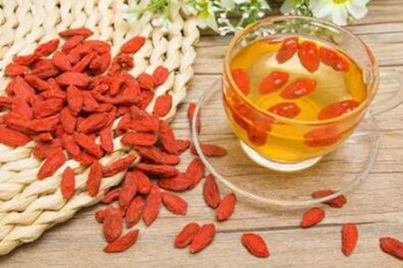 枸杞泡水喝有什么功效和作用？這五個好處養(yǎng)肝護肝美容養(yǎng)顏