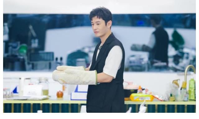 芒果臺|《中餐廳5》收官，黃曉明發(fā)長文告別，下一季還會是他當(dāng)?shù)觊L嗎？